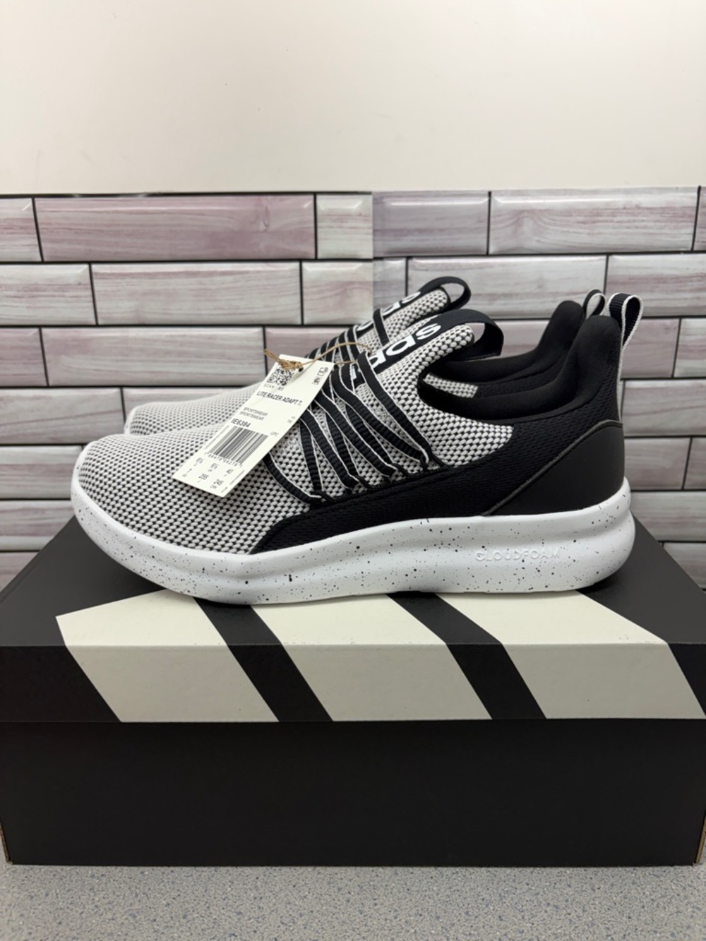 New Adidas Lite Racer Adapt 7.0 K size 7 Youth Unisex/ 8.5 Women’s